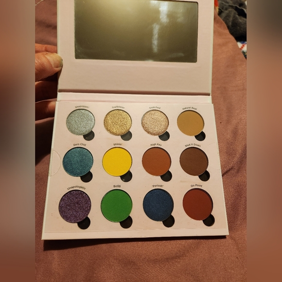 ESSENCE x Ulta Beauty Girls United Eyeshadow Palette - Picture 7 of 12